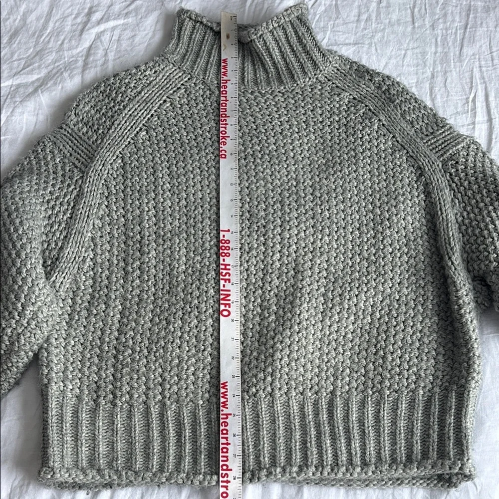 H&M Gray Chunky Knit Turtleneck Sweater - Picture 4 of 8